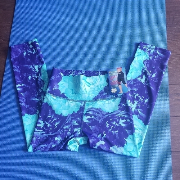 HP. Champion Absolute Printed Capri With Smooth Tec3 - Picture 2 of 8